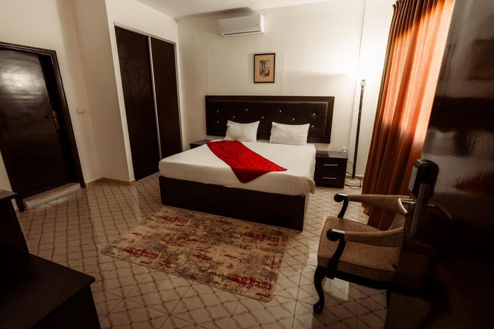Plaza View Hostel Aţ Ţayyibah Екстериор снимка