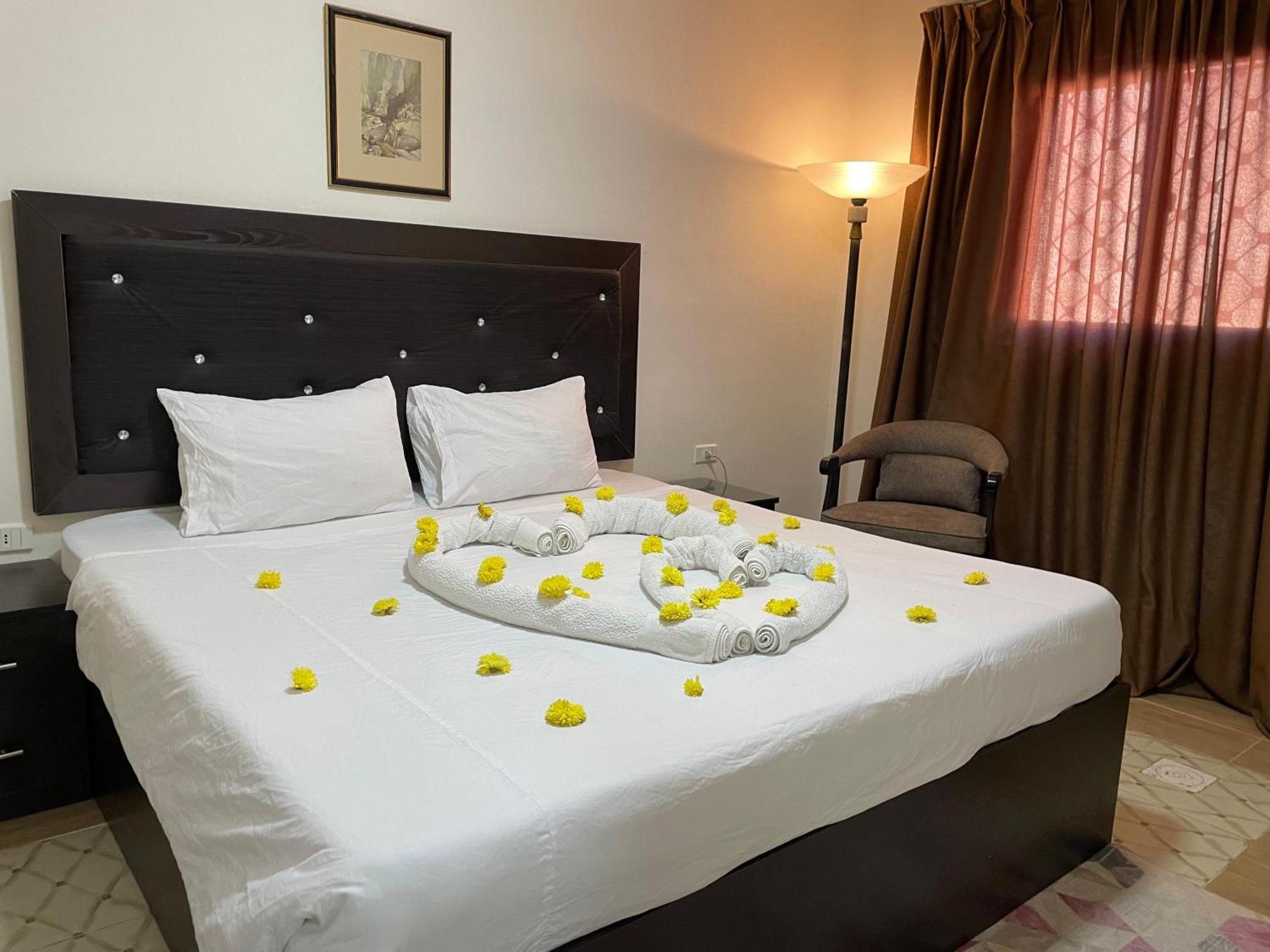 Plaza View Hostel Aţ Ţayyibah Екстериор снимка