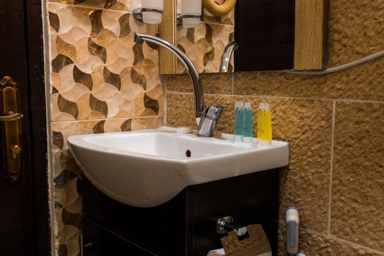 Plaza View Hostel Aţ Ţayyibah Екстериор снимка